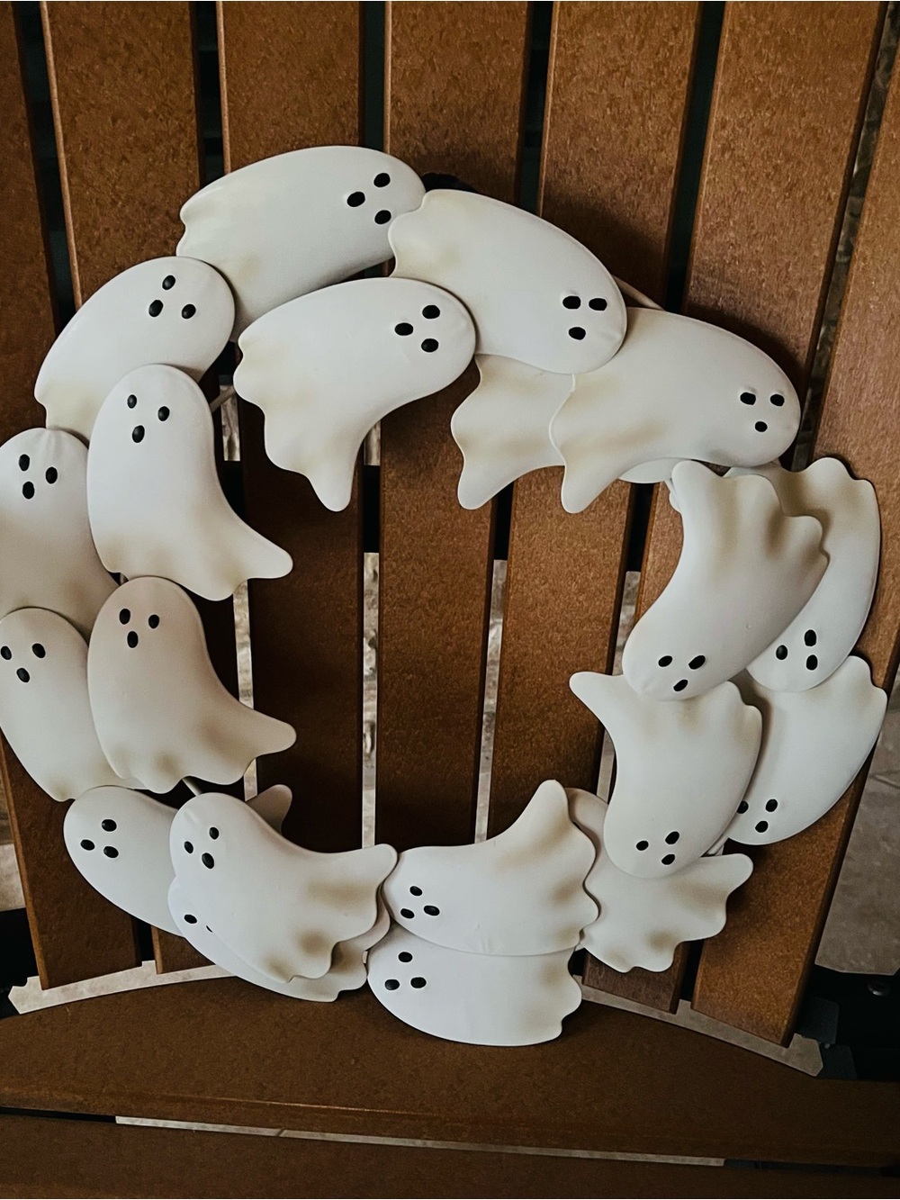 Ghost Wreath - White Ghosts